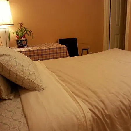 Maria'S Homestay Thornhill Room photo