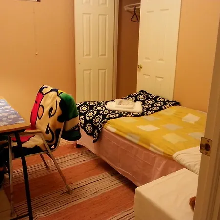 Maria'S Homestay Thornhill Room photo